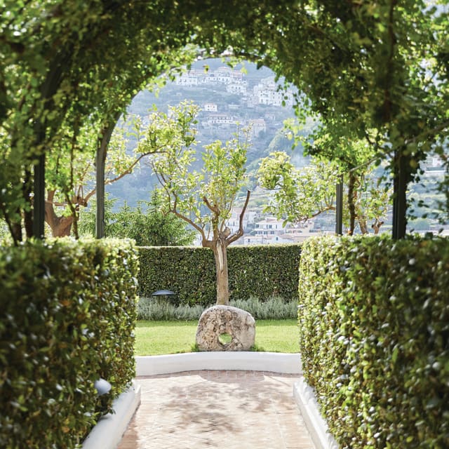 Caruso Belmond Hotel Ravello - Madame Wedding Design - Luxury Destination Wedding planner in France & Italy. Amalfi coast beach