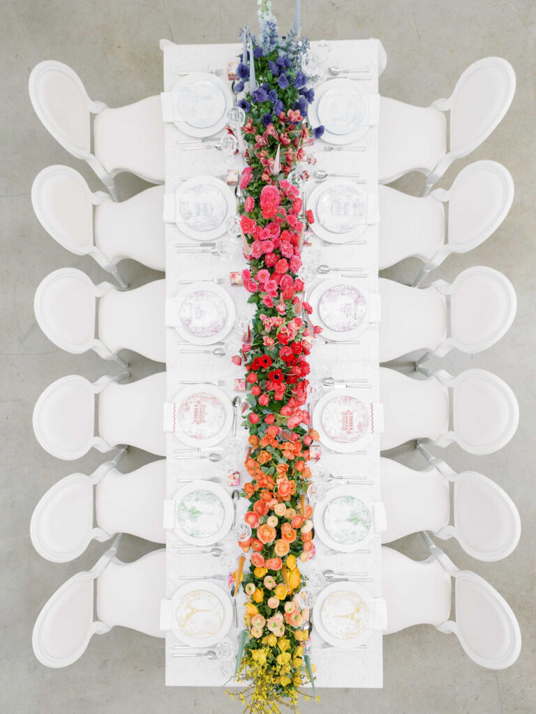 Rainbow wedding table- paris wedding event planner -parisflorist - wedding photographer -destination wedding in france 
 provence italy @madamewedding.design Creating stunning rainbow tables